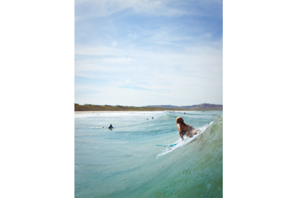surfer dropping in